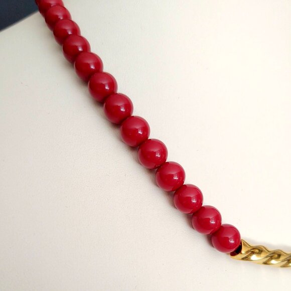 Vintage Trifari rusty red beaded necklace with twisted gold curved center bar - Picture 4 of 13
